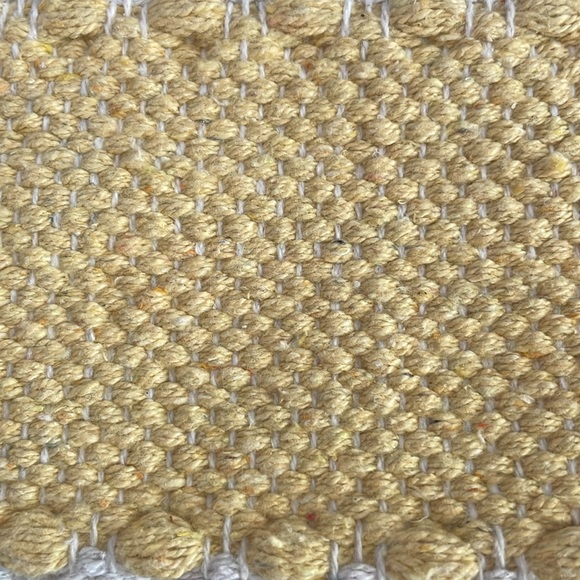 NWT-Accent Rug - Picture 7 of 7